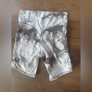 Balance Athletica - Taupe and White Tie-Dye Shorts